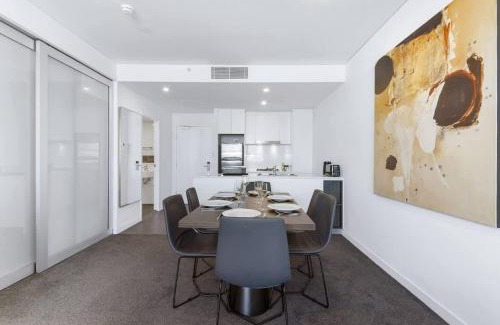 Chatswood CBD Apartment | free parking lovely 2 bds in heart of chatswood