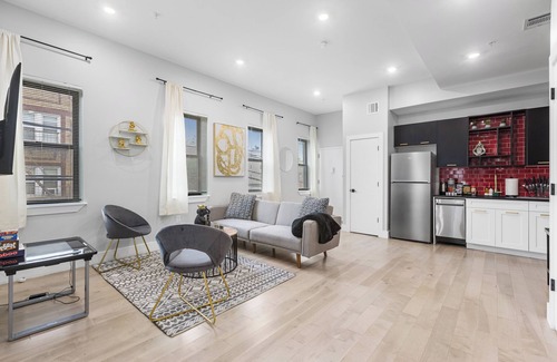Ironbound District Apartment | Free Parking Modern Duplex-Central Location-close to Train+EWR
