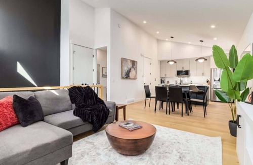 Rosscarrock House | Free Parking, Perfect Family Home w/King Bed