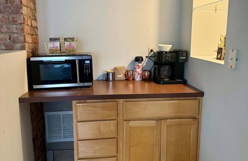 Victorian Village House | Free Parking - Prime Location - Downtown
