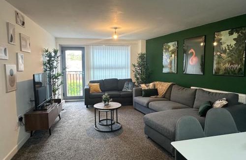 Bootle Apartment | Free Parking Sleeps 6 Modern Apartment