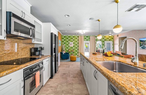 Racquet Club West House | Free Pool Heating! Hot tub, Pool table, Fire pit!