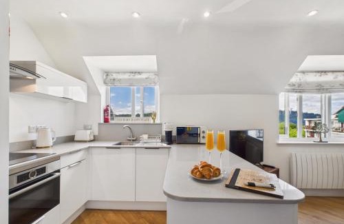 Bowness-on-Windermere Apartment | Free Private parking on site - Central location