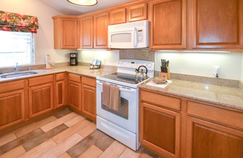 Princeville Cottage | Free-Standing Cottages On North Shore Kauai! ~ 5 Minute Drive to Hanalei Bay ~