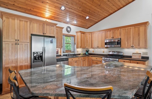 Houston House | Free the Happy at Smith Lake