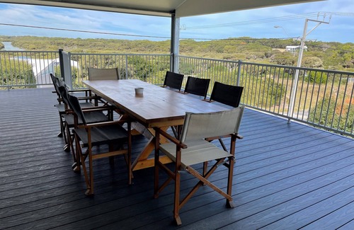 Waterhouse House | Free Wi-Fi, Ideal holiday location, long beach