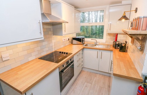 Haverfordwest Cottage | FREEDOM, family friendly, with a garden in Roch