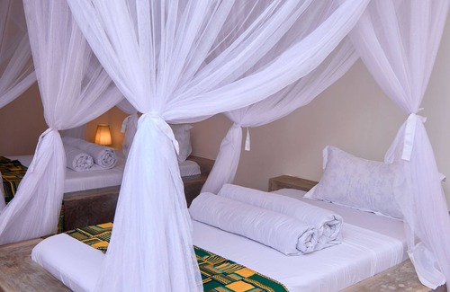 Arusha Bed & Breakfast | FREEDOM INN