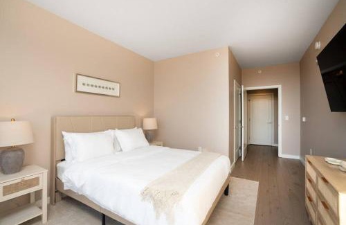Hoboken Apartment | Freedom Tower View -Amenity Packed -minutes to NYC