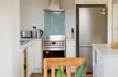 Omapere House | Freese Cottage, Omapere (views of the stunning Hokianga Harbour)