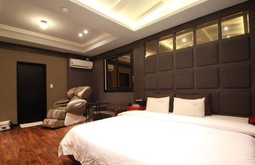 Jinhae Hotel | French Code Hotel