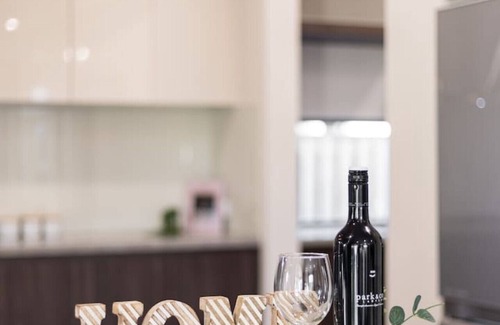 Rochedale South House | French Royal Experience 5B3B Grand House 3Parking