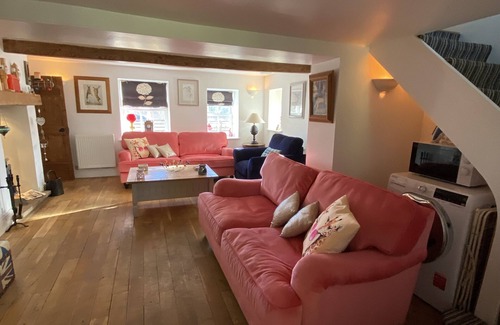Spalding House | French Themed 2-bed Cottage on the Norfolk Wash