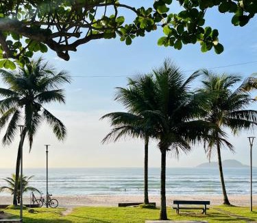Tombo Apartment | FRENTE PRO MAR - B - Praia do Tombo - Beachfront