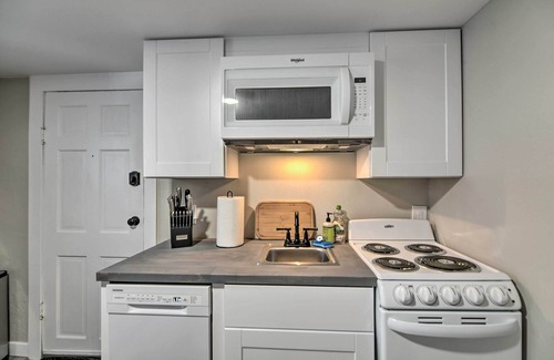 Longmont Apartment | Fresh Downtown Longmont Apartment - Walk to Main!
