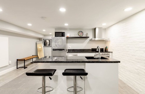 Eckington Apartment | Fresh Motif Guest Suite of Historic Row House