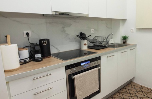 Ilisia Apartment | Fresh Urban Apt with Balcony in Zografou
