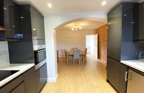 Hereford House | Freshly renovated 2 bedroom Victorian town house.