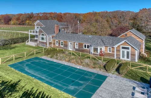 Cutchogue House | Freshly updated farmhouse on 66 acres right in the heart of the North Fork