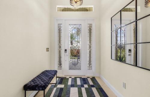Trafalgar House | Freshwater Canal, Bicycles, Heated Pool - Casamigos - Roelens Vacations