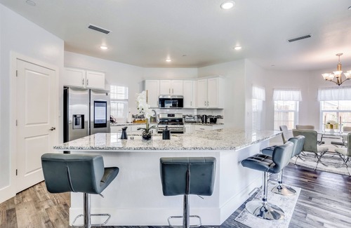 Fresno House | Fresno Home w/Grill - 9 Mi to Downtown