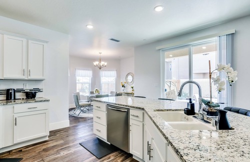 Fresno House | Fresno Home w/Grill - 9 Mi to Downtown