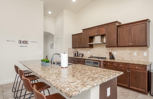 Fresno House | Fresno House| Game Room|Kitchen| 3/2: 2 Car Garage