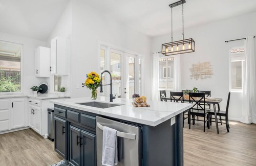 Fresno House | Fresno House , Pool , BBQ , Firepit , Garage , 3BD/2BTH
