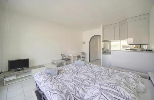 Prado - Republique Apartment | FRGK "Gallieni Terrasse au calme"