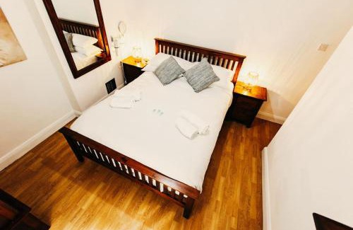 Queens Quarter House | Friars Bush House Belfast - Stunning 4 Bedroom Detached House in Exclusive Queens Quarter Luxury Belfast City Centre