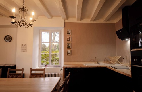 Saint-Saturnin-sur-Loire House | Frida KAHLO family room in the Château outbuilding overlooking the Loire River