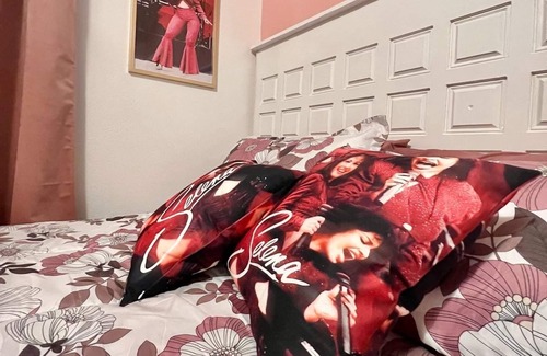 Northwest Los Angeles Heights House | FRIDA KAHLO LOVE, Downtown, I10, Woodlawn, DECO District