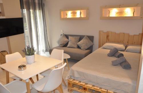 Ano Poli Apartment | Frida's House in Old Town Thessaloniki