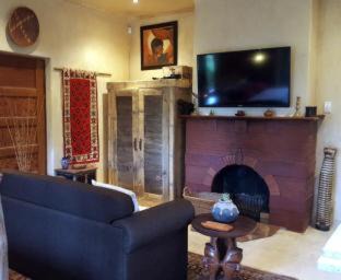 Trawal House | Frieden-Hof Guest Accommodation