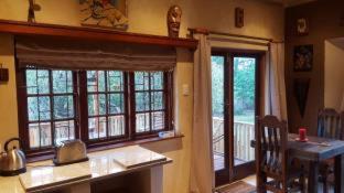 Trawal House | Frieden-Hof Guest Accommodation