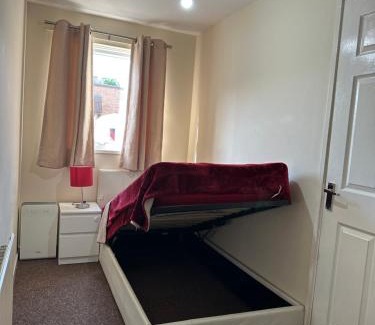 Peterborough House | Friendly Family Home Stay