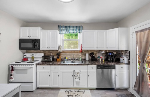 Nashville House | Friendly Family Oasis Airport 5 mins, DT 10 mins
