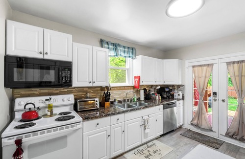 Nashville House | Friendly Family Oasis Airport 5 mins, DT 10 mins