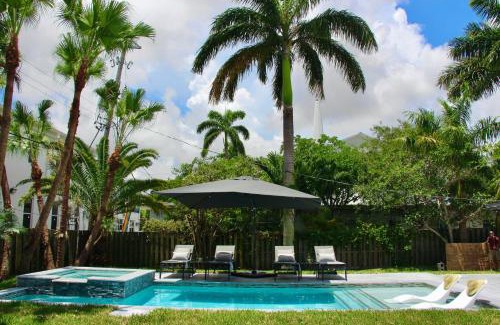 Croissant Park Villa | Friendly Fox Luxury Pool & Spa House Near Downtown & Beach