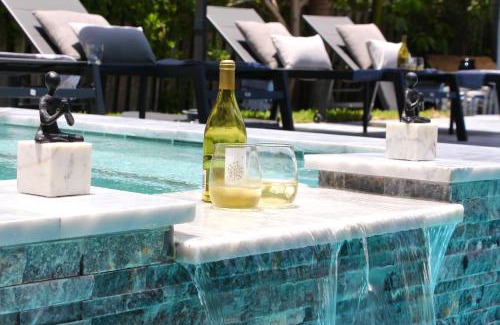 Croissant Park Villa | Friendly Fox Luxury Pool & Spa House Near Downtown & Beach