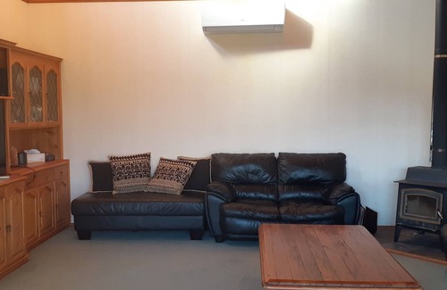 Raukawa House | Friendly Rural Retreat