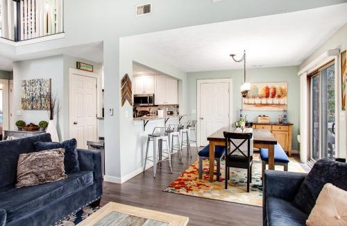 Tannersville House | Friends Gather Here