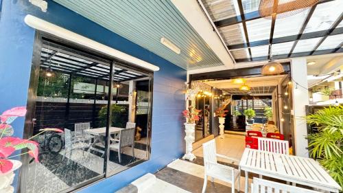 Sanam Pao House | FRIENDS@SaiLom
