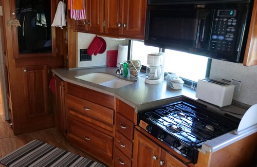 New Meadows House | Friendship - Luxury Motorhome by the River