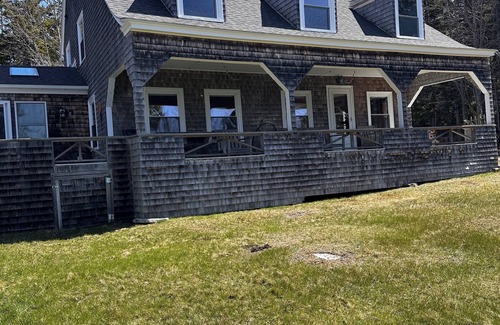 Central Coast House | Friendship, Maine 4-bedroom house on the water with dock, tennis court and sauna