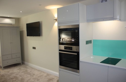 Frinton-on-Sea Apartment | Frinton Escapes - Studio Apartment, Ground Floor