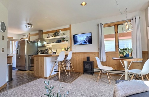 Frisco Apartment | Frisco View Flat🏔️close to Vail⛷️Breck🚙Garage🐶$0 Cleaning & Pet Fees