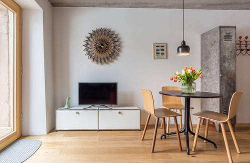 Gundelfingen Apartment | FRIZ 2, Design-Apartment in historischer Scheune