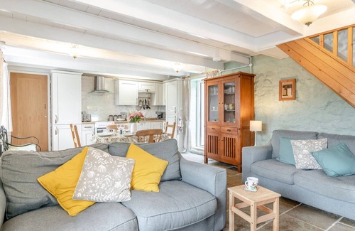 Llangennith House | Frog Cottage - Two Bedroom House, Sleeps 4