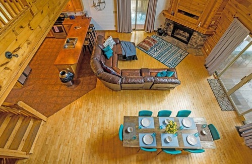 Ellijay House | Frog Pond Hollow Lodge Private pool*private lake